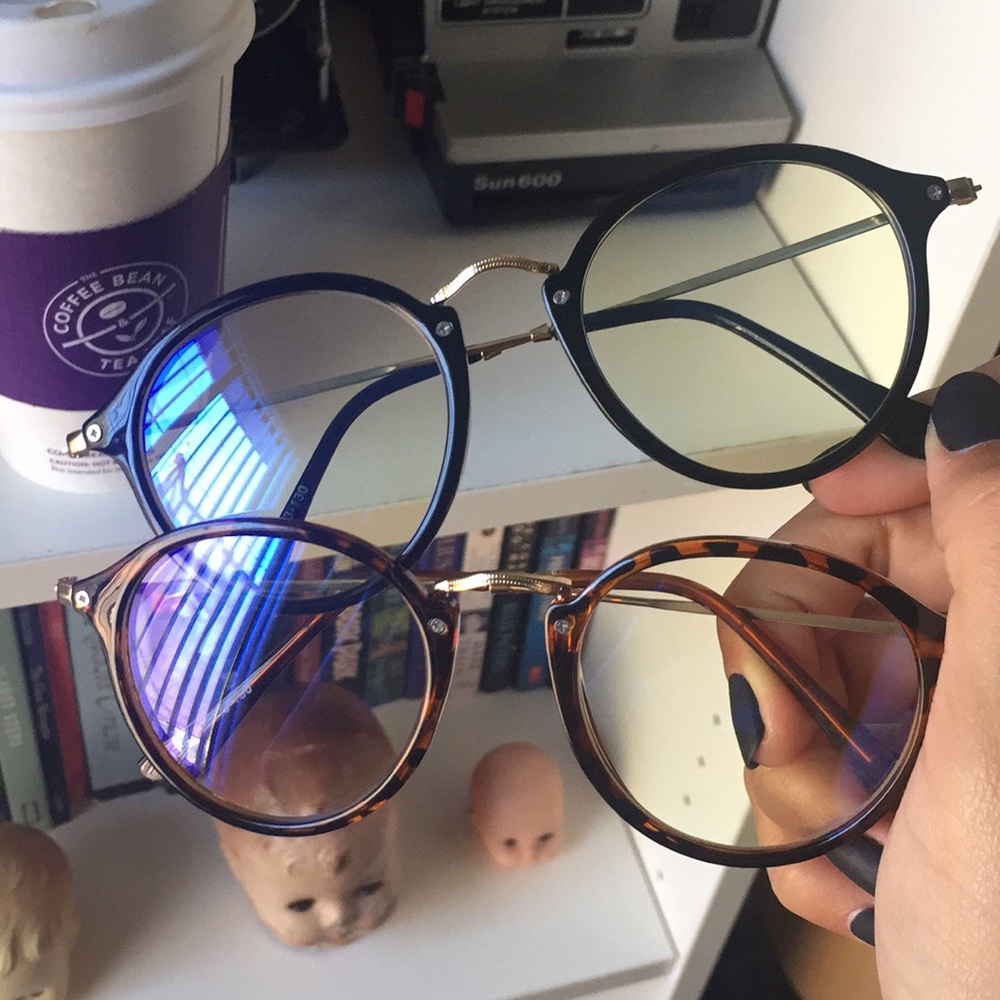 Blue light blocking glasses